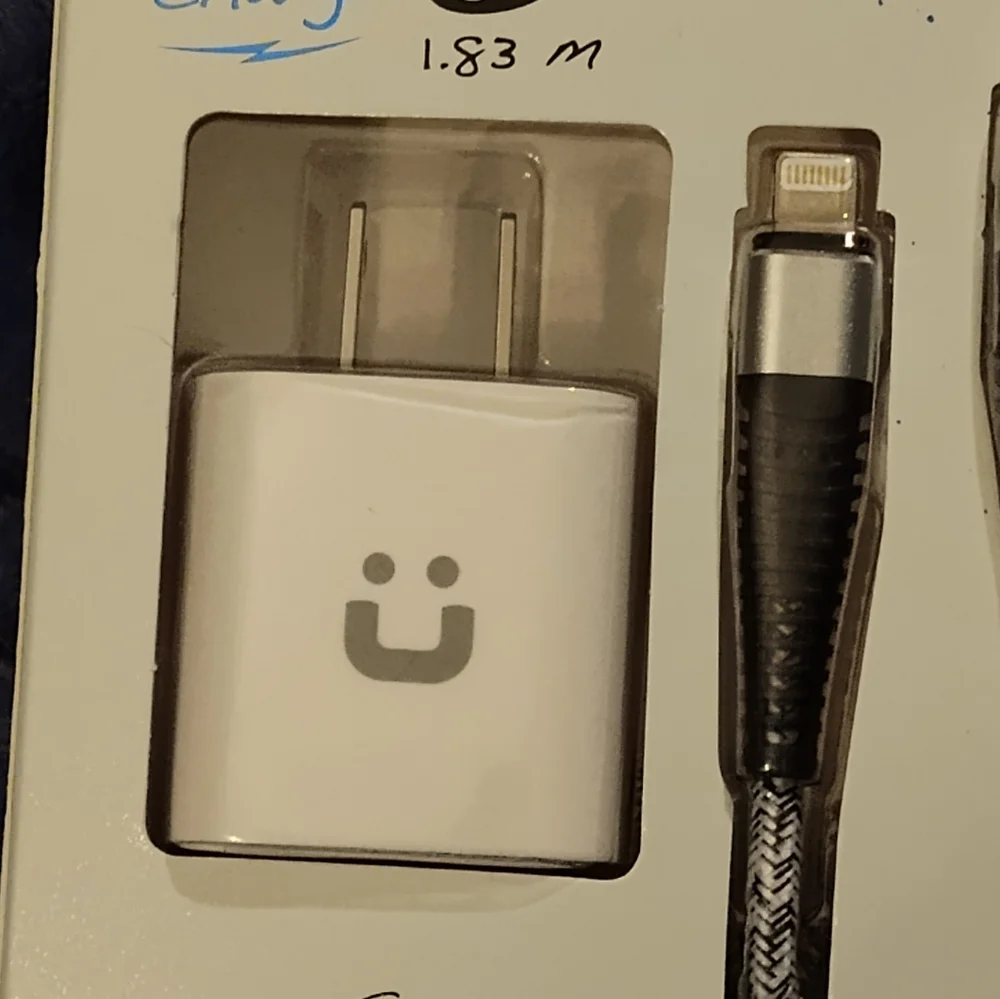 NEW! NUGO Fast Charge 6ft Apple & Android Charger